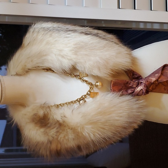 Givenchy Necklace - Picture 8 of 12